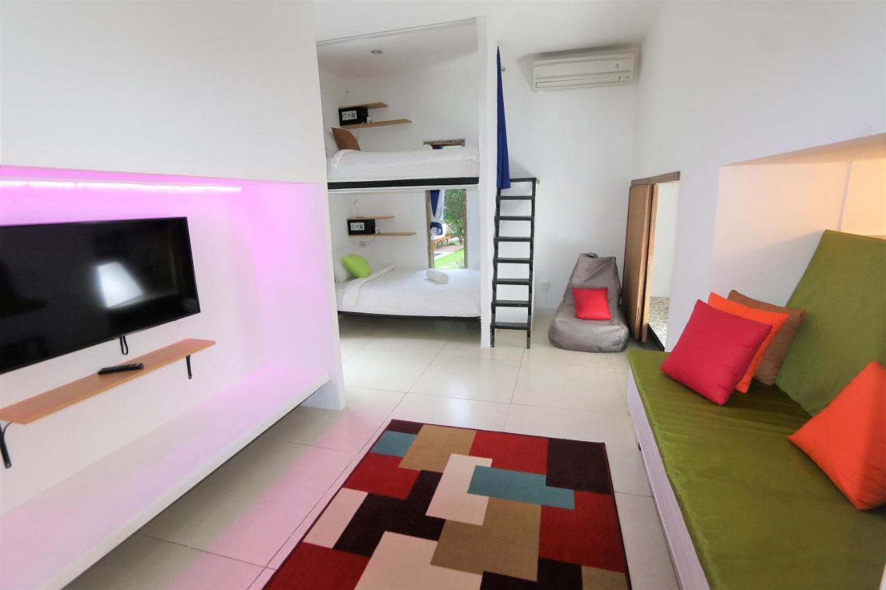 Cornerstone Bali Coworking Hostel Canggu  Exterior photo